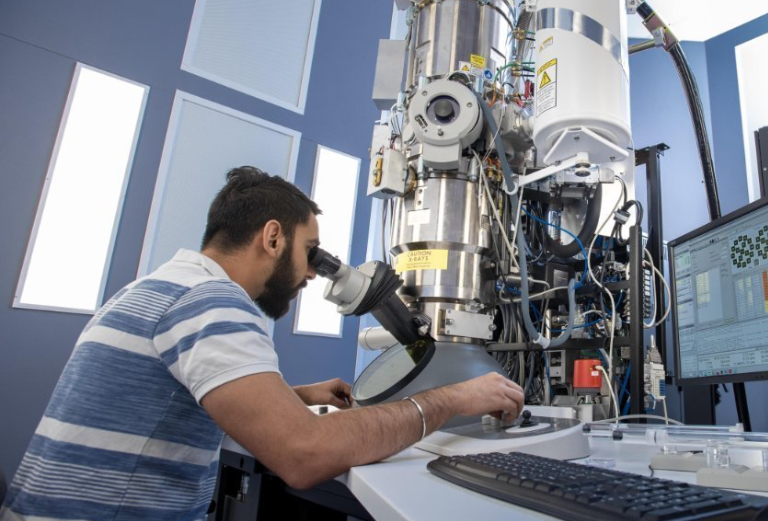 Eletron Microscope